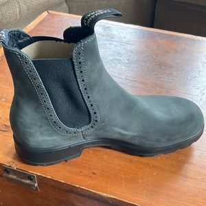 Brand New Blundstone Women’s Boots US Size 9